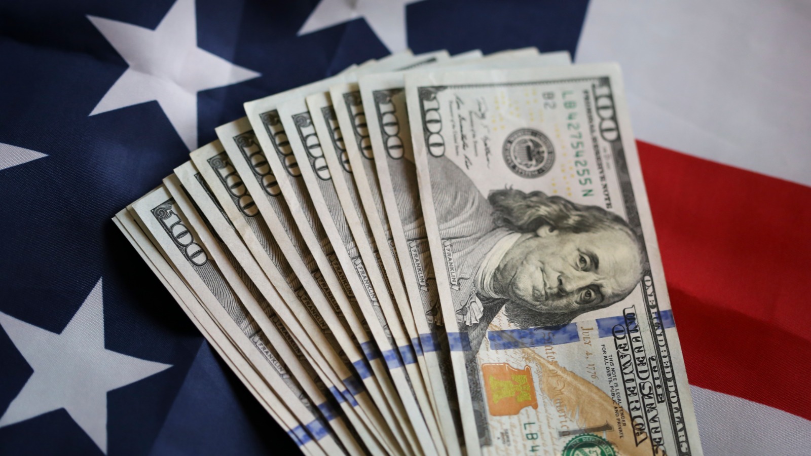 Investimento em dólar: vale a pena dolarizar sua carteira de investimentos?